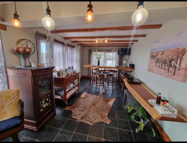 8 BEDROOM HOUSE FOR SALE IN GROOT BRAKRIVIER RURAL